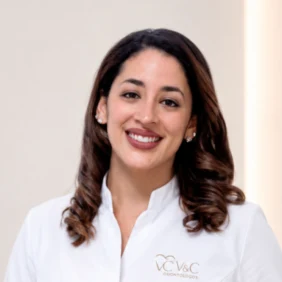 Dra. Leisly Bazán García-Urrutia, cirugía oral y maxilofacial