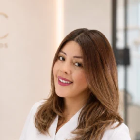 Dra. Yolanda Corcuera Alvarez, estética dental