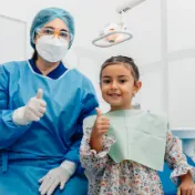 Odontopediatría: niña atendida en V&C Odontólogos